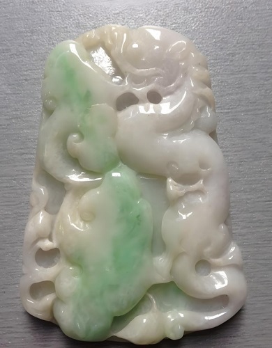 翡翠變種怎麼辦？4步搶救發黃變暗的翡翠，恢復光彩！