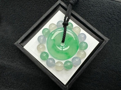 翡翠礦物成分全解析：硬玉與鈉鉻輝石的微觀世界