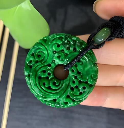 干青種翡翠的真相：高鉻低透背後的價值陷阱